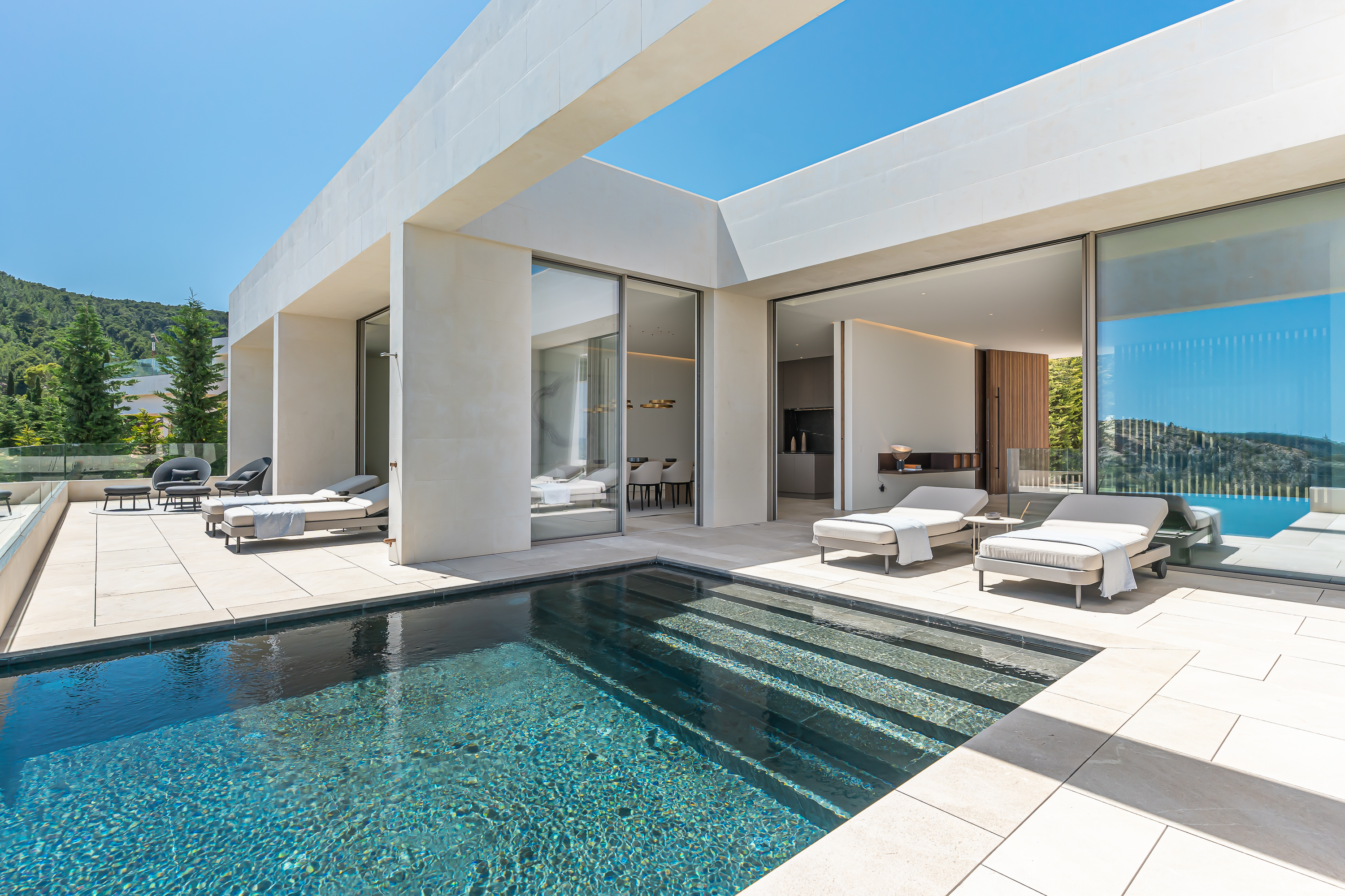 Time of the year has an impact on the real estate market, with distinct trends emerging throughout the year. 