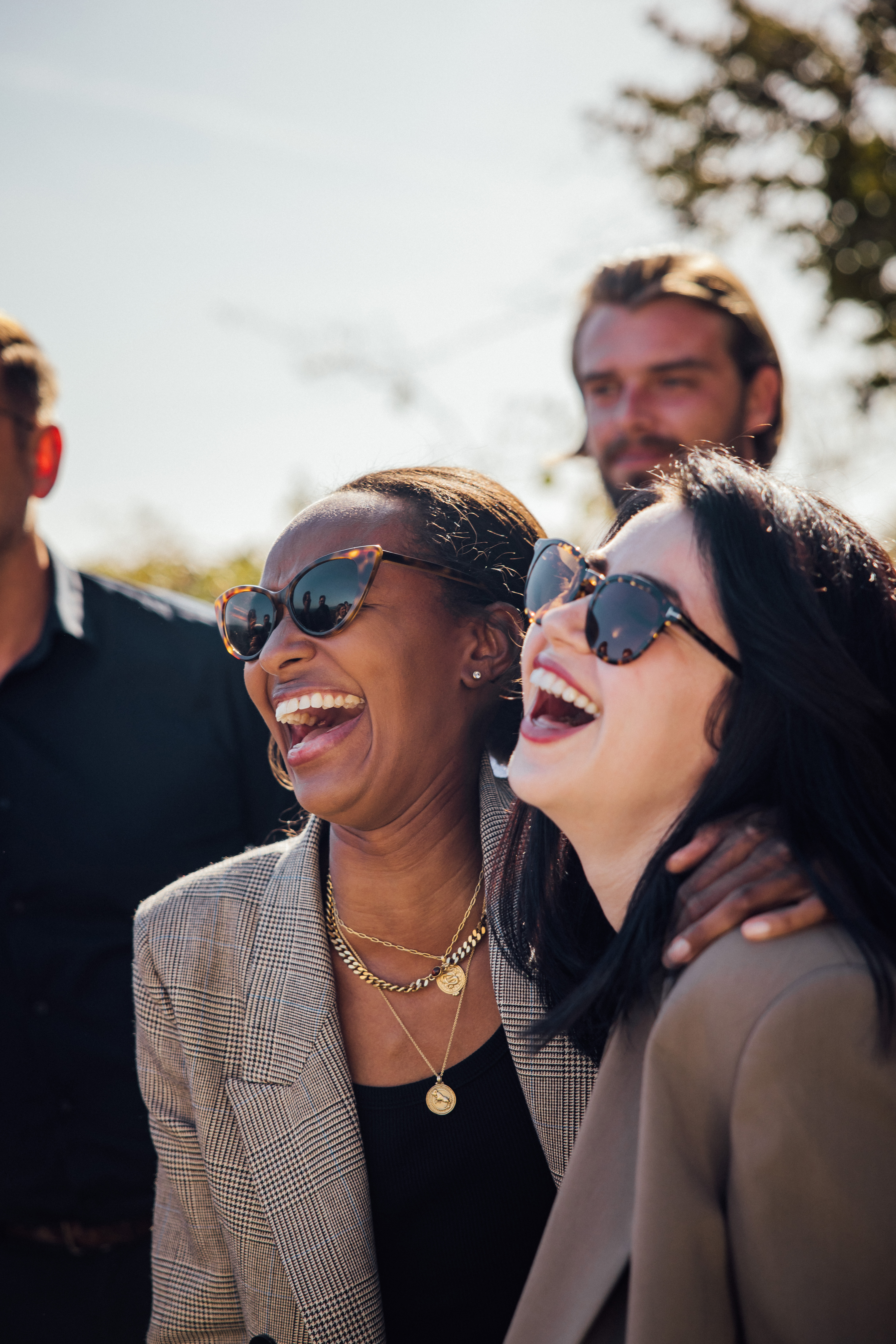 Tanto si compra como si vende, póngase en contacto con nosotros hoy mismo para iniciar su viaje con confianza y facilidad. 