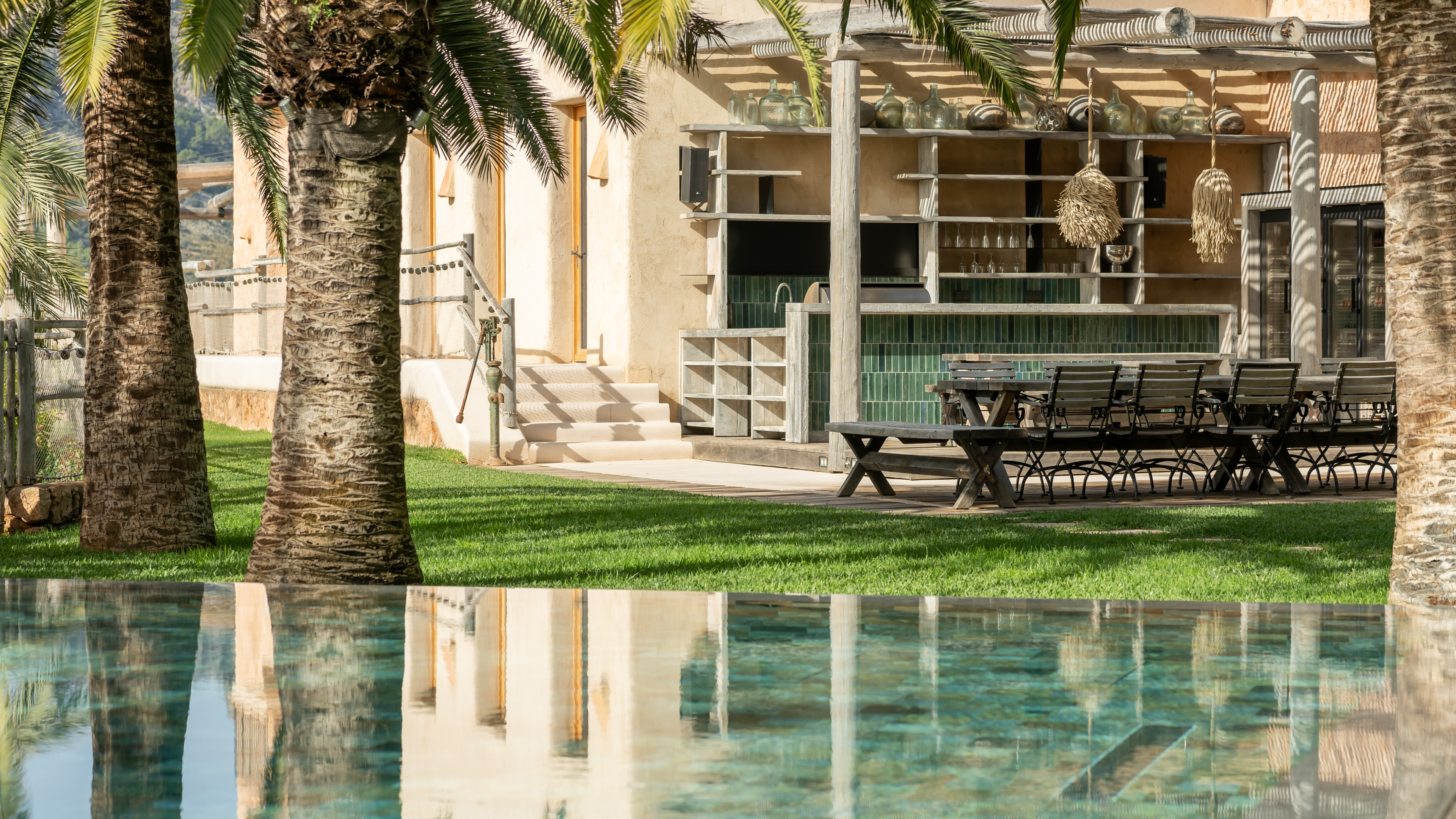 En av de viktigaste faktorerna som påverkar tidpunkten för ett bostadsköp är marknadsförhållandena, inklusive räntor, bostadspriser och dynamiken mellan köpare och säljare.