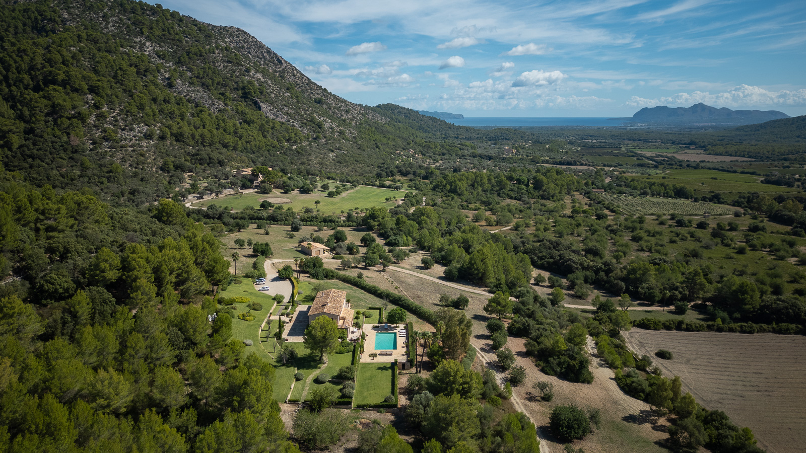 Uno de los principales factores que influyen en el momento de comprar una vivienda son las condiciones del mercado, incluidos los tipos de interés, los precios de la vivienda y la dinámica comprador/vendedor.