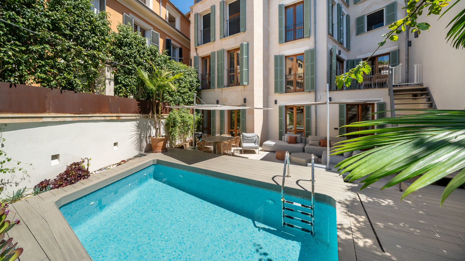 Vill du köpa ett hus på Mallorca? Oavsett om du vill flytta, investera eller köpa ditt drömhus kan det kännas överväldigande att hitta ett hus utan rätt vägledning.